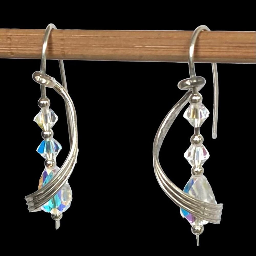OD# Beautiful 1 1/2” Crystal & Silver Dangle Earrings